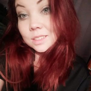 Meet your Posher, Larissa